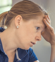 4 Signs Your Relationship With Money Is Messed Up (and How to Fix it ASAP)